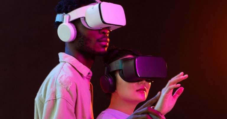 Students learning with VR set