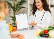 dietist presenting diet to patient