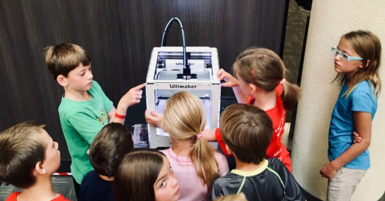 Kids learning about technology in education