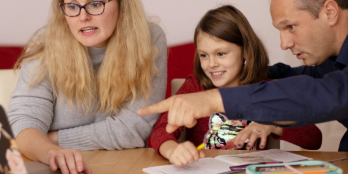 parents-and-child Child and parents learning